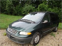 1999 Plymouth Grand Voyager Base