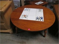 Vintage Round Coffee Table W/Tile Top Accent