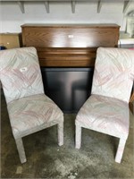Set of 2 Pink Patterned Fabric Chairs