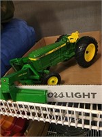 John Deere 2440 metal tractor