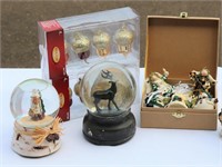 2 Music Snow Globes 3 Sets of Ornaments