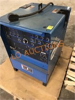 MILLER Synchro Wave 250 DX Welder