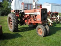 IH 656 GAS TRACTOR