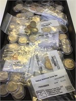 TRAY LOT OF COINAGE, QUARTERS, DOLLARS & MORE