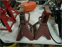2- 1 ton Jack stands