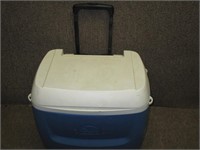 IGLOO ROLLING TRAVEL COOLER