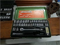 Fleetwood 40 PC. 1/4 & 3/8 combo socket set