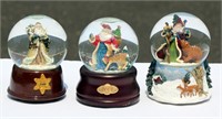 3 Santa Snow Globes 2 Are Music Boxes