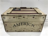 Vintage dovetailed patriotic lidded box