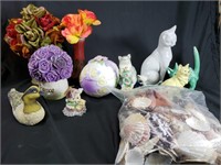 Lot of glass cats and vases with shells