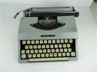 Royal Typewriter - Consignor states it needs work