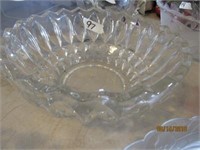 Pretty Pattern Glass Bowl 9"