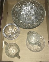 Glass bowls and other glass decor