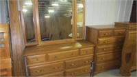 OAK CHEST OF DRAWERS ON RIGHT