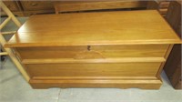 CEDAR LINED BLANKET BOX