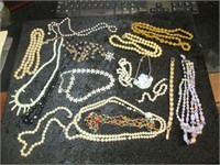 Vintage Costume Jewelry W/Pearl Necklaces