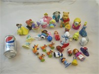 Lot de figurines jouets Disney et autres