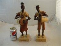 2 statuettes en bois