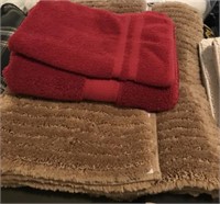 Large Selection of Blankets, Linens, and Rugs
