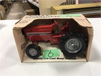 Farmall Row Crop Tractor 1/16