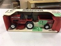 Snapper awn Tractor & Trailer 1/12