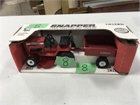 Snapper Lawn Tractor & Trailer 1/12