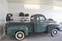 1952 Ford F1 Truck & Trailer