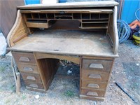 Old Oak Roll Top Desk - has tamber