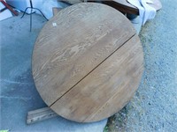 Antique round Oak table - Solid top  46"