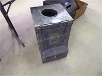 Metal tea box (bottom rusted)