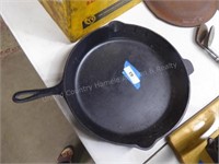 14" cast iron pan (U.S.)