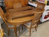 Dining Table w/Leaves & 4 Chairs
