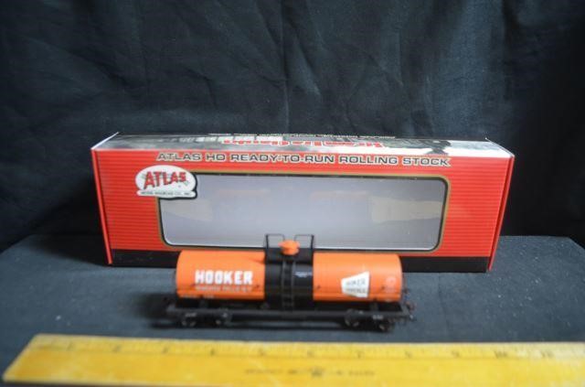 COLLECTIBLES- MODEL TRAINS AND MORE!  (TSA 385)