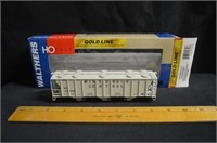 WALTHERS READY TO RUN GOLD LINE ROLLING STOCK (2X)