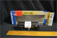 WALTHERS READY TO RUN GOLD LINE ROLLING STOCK (2X)