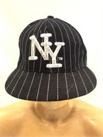 Women’s New York Yankees Ball Cap and Beanie