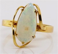 14ct gold and opal ring