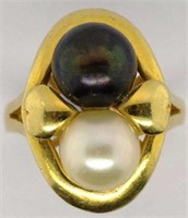 18ct gold black & white pearl ring