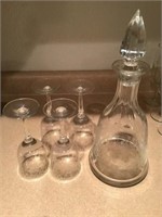 Decanter and glass set