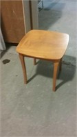 End Table 18"x18"x19"
