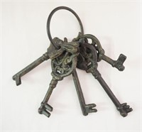 Key Ring with 4 Skeleton Keys Rabbit Horse Head