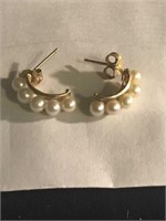 14K GOLD AND PEARL POST EARRINGS