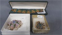 2 beautiful victorian brooches and bracelet
