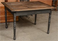 Pine Country Eatin Table with black painted base.