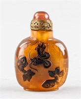 Chinese Amber Carved Gold Fish Snuff Bottle