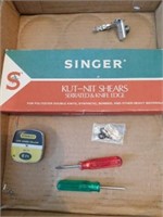 Singer Kut-Nit shears, serrated and knife edge,