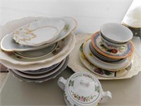 Large variety of vintage dishes: bowls - plates -