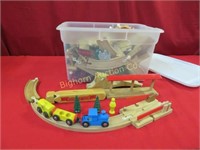 Wooden Train Set: Assorted Curve & Straight Track