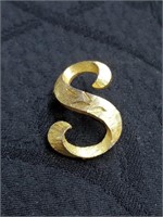 Vintage "S" brooch