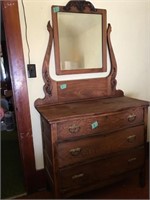 3 Drawer Dresser w/mirror